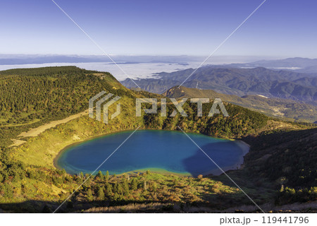 一切経山から紅葉の魔女の瞳 一切経山から紅葉の魔女の瞳 119441796