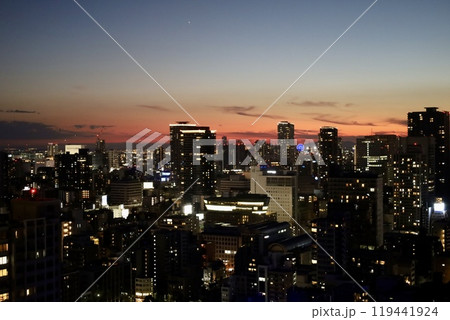 黄昏大阪、夕焼けの大阪、マジックアワー大阪、大阪中央区、オオサカ、大阪湾に沈む夕日 黄昏大阪、夕焼けの大阪、マジックアワー大阪、大阪中央区、オオサカ、大阪湾に沈む夕日 119441924