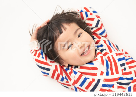 元気な笑顔の女の子 元気な笑顔の女の子 119442613