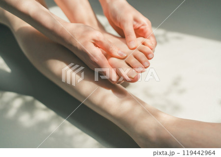 セルフ足つぼマッサージ 119442964