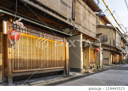 京都の花街「宮川町」 京都の花街「宮川町」 119445523