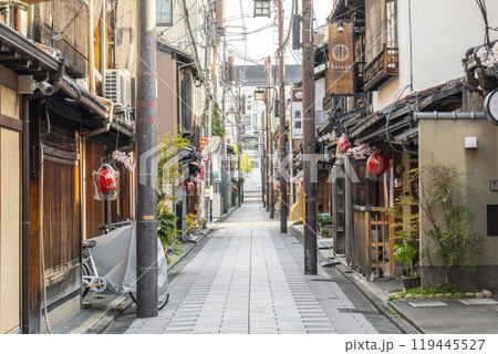 京都の花街「宮川町」 119445527