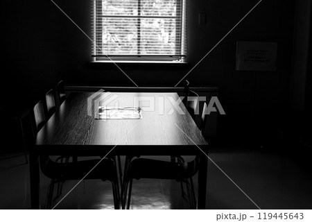 空白のテーブル 119445643