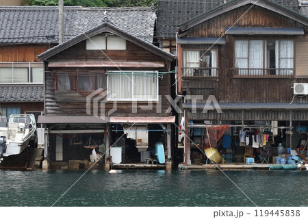 舟屋のある風景 119445838