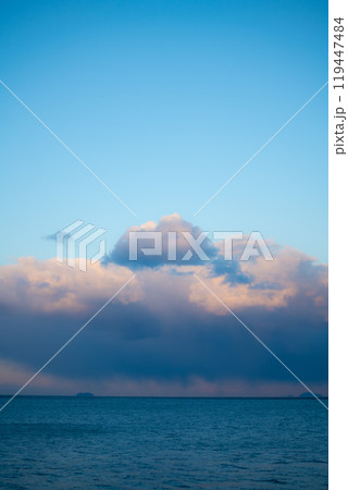 海と雲 119447484