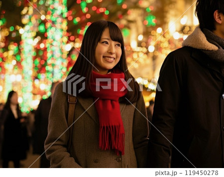 イルミネーションデートする女性 119450278