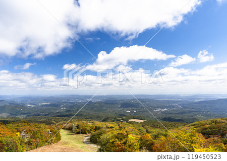 秋のえぼしスキー場 石子展望台からの風景 俯瞰 宮城県蔵王町 秋のえぼしスキー場 石子展望台からの風景 俯瞰 宮城県蔵王町 119450523
