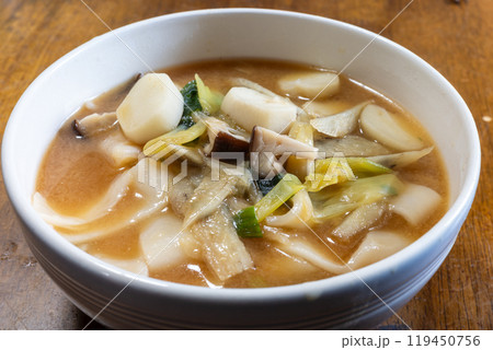 とても美味しい日本の一般家庭のだんご汁 119450756