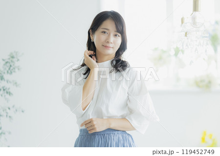 若い女性、ポートレート、ビューティーイメージ 若い女性、ポートレート、ビューティーイメージ 119452749
