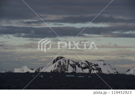 Beautiful view of icebergs in Antarctica 119452923