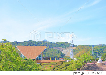 愛知県西尾市、愛知こどもの国中央広場の風景 119453298