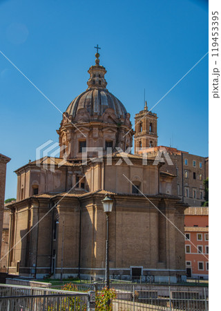 イタリアの首都ローマの街並み イタリアの首都ローマの街並み 119453395