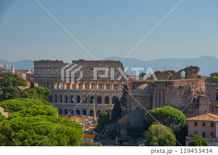 イタリアの首都ローマの街並み イタリアの首都ローマの街並み 119453434