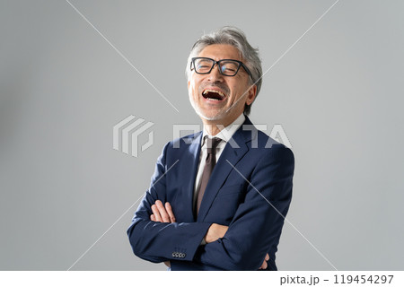 ビジネスマン グレイヘア 爆笑 ビジネスマン グレイヘア 爆笑 119454297