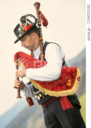 Bagpipe player from Bergamo Bagpipe player from Bergamo 119455182