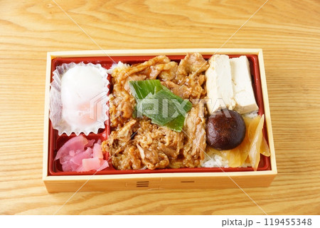 すき焼き弁当 119455348