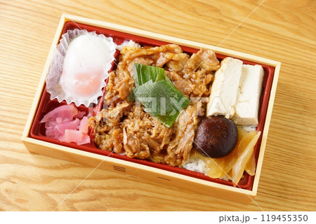 すき焼き弁当 119455350