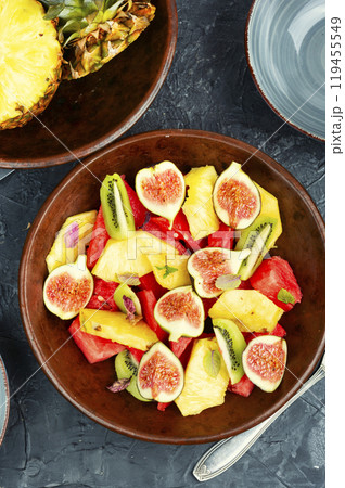 Healthy homemade fruit salad bowl 119455549