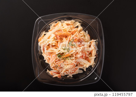 オニオンとカニ風味蒲鉾のマヨネーズ和え オニオンとカニ風味蒲鉾のマヨネーズ和え 119455797
