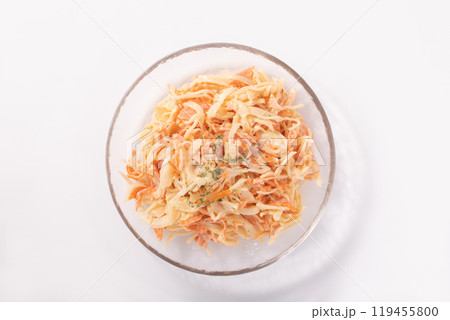 オニオンとカニ風味蒲鉾のマヨネーズ和え オニオンとカニ風味蒲鉾のマヨネーズ和え 119455800