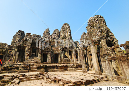 カンボジア　バイヨン寺院 119457097