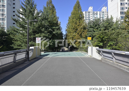 韓国の新都市:一山(イルサン・Ilsan)の街並み 韓国の新都市:一山(イルサン・Ilsan)の街並み 119457639