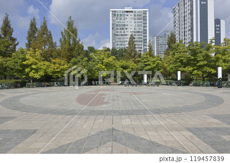 韓国の新都市:一山(イルサン・Ilsan)の街並み 韓国の新都市:一山(イルサン・Ilsan)の街並み 119457839