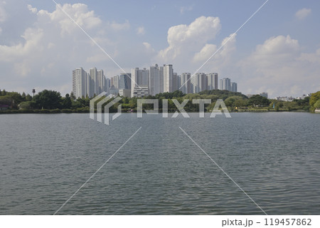 韓国の新都市:一山(イルサン・Ilsan)の街並み 韓国の新都市:一山(イルサン・Ilsan)の街並み 119457862