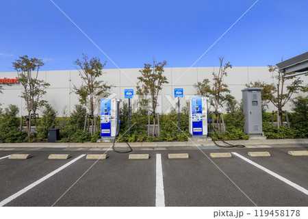 羽田イノベーションシティ　パーキング内のEV充電スタンド 119458178
