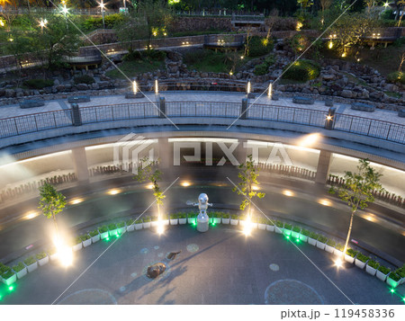 Twilight view of the Daan Park subway station Twilight view of the Daan Park subway station 119458336