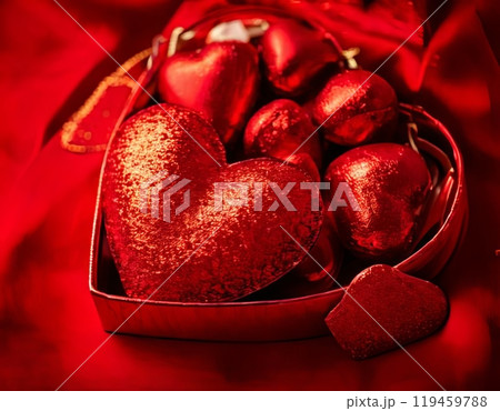 《AI画像》赤いラッピングのバレンタインイメージ 119459788