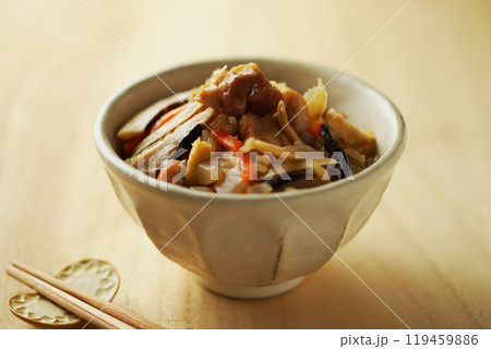 鶏と牛蒡の炊き込みご飯 119459886