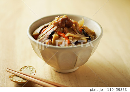 鶏と牛蒡の炊き込みご飯 119459888