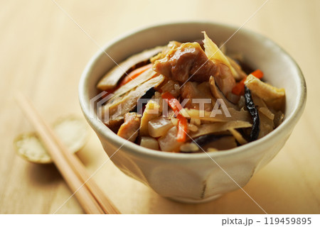 鶏と牛蒡の炊き込みご飯 119459895