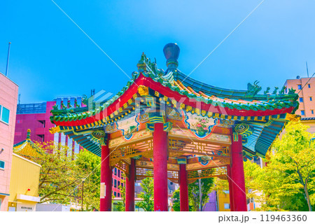 日本の横浜都市景観　横浜中華街・関帝廟通り沿いにある憩いの場「會芳亭」などを望む＝7日 119463360