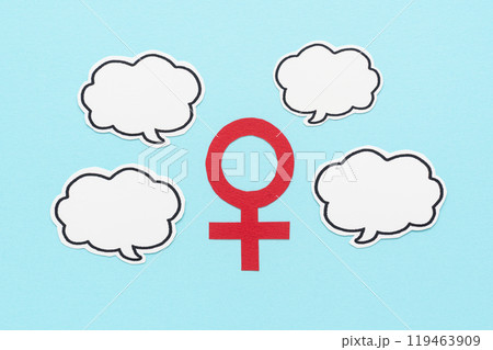 女性マークと吹き出し　性別記号　マーク　記号　女性　女　♀ 119463909