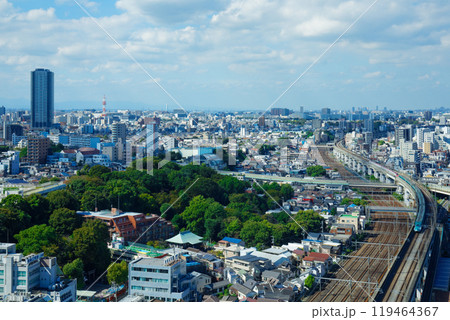 北とぴあより行き来する新幹線とザ・タワー十条方面を望む　秋田新幹線　東北新幹線 119464367