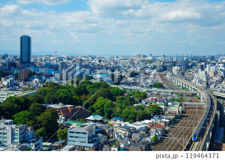 北とぴあより北陸新幹線とザ・タワー十条方面の街並みを望む　 119464371