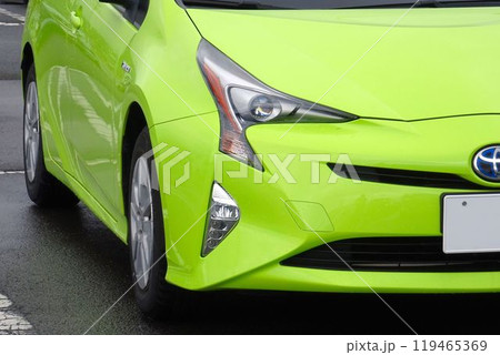 自動車イメージ　トヨタ4代目プリウスのフロントマスク 119465369