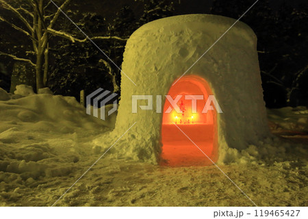 秋田県横手市のかまくら祭り　小正月行事 119465427