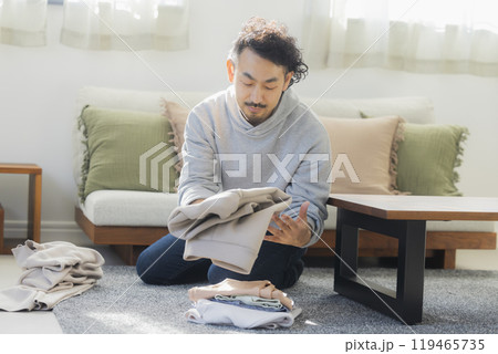 家事をする男性　 119465735