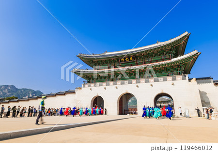 ソウル　景福宮　退場する守門将 119466012