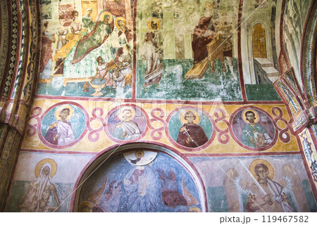 クタイシの世界遺産・ゲラティ修道院のフレスコ画 クタイシの世界遺産・ゲラティ修道院のフレスコ画 119467582
