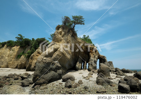 山口県本山岬のくぐり岩 山口県本山岬のくぐり岩 119476002