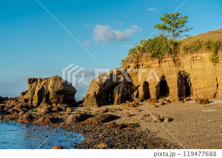 本山岬　くぐり岩　奇岩 119477688