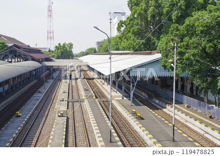 スラバヤの中心駅であるスラバヤグブン駅 119478825