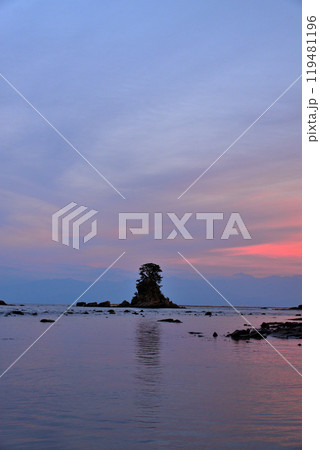 雨晴海岸の夕焼け 119481196