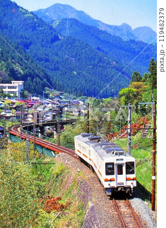 飯田線を走る普通列車 飯田線を走る普通列車 119482379