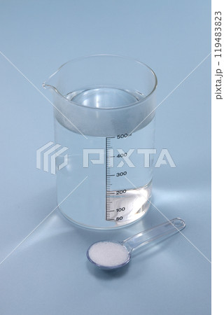 生理食塩水 119483823