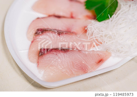 しゃぶしゃぶ用うす造りブリ しゃぶしゃぶ用うす造りブリ 119485973